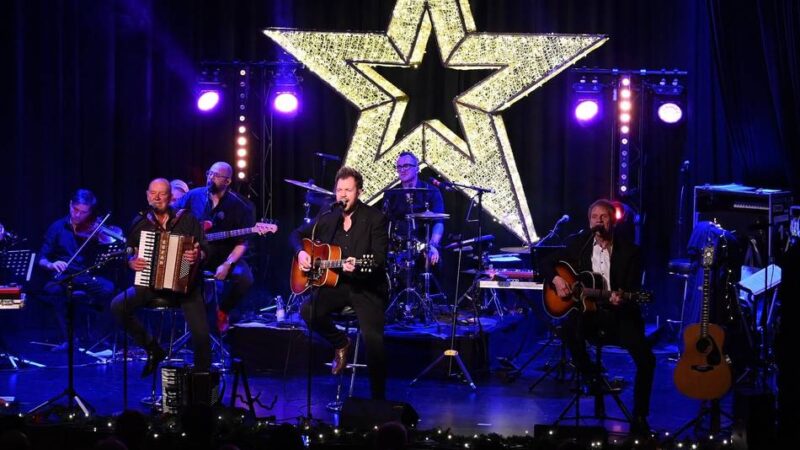 Konzert in Radevormwald: Stimmungsvolle „Kölsche Weihnacht“ im Bürgerhaus