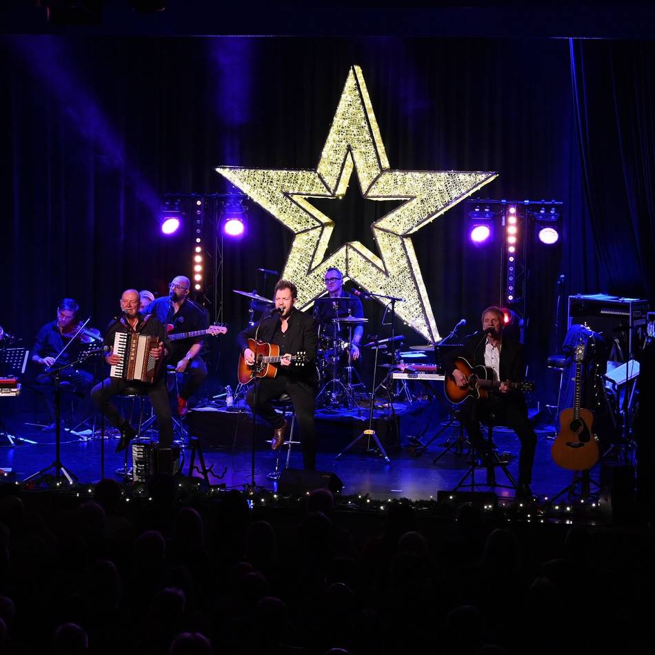 Konzert in Radevormwald: Stimmungsvolle „Kölsche Weihnacht“ im Bürgerhaus