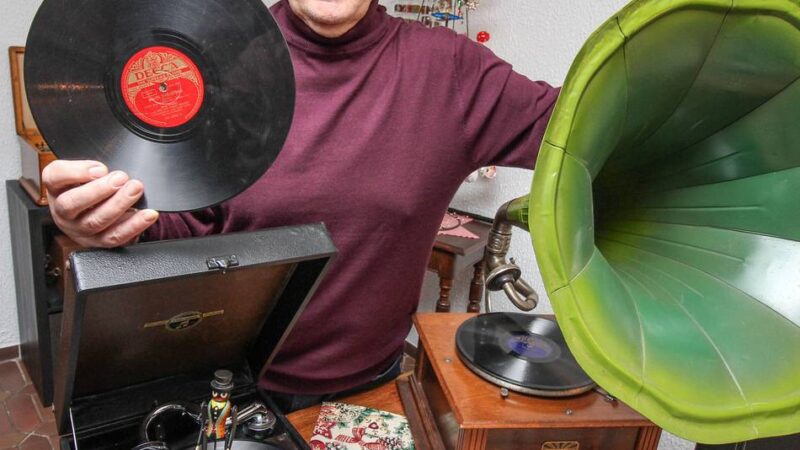 Hemmerdener zeigt seine Sammlung: Als Weihnachtsmusik noch von der Lochplatte ertönte