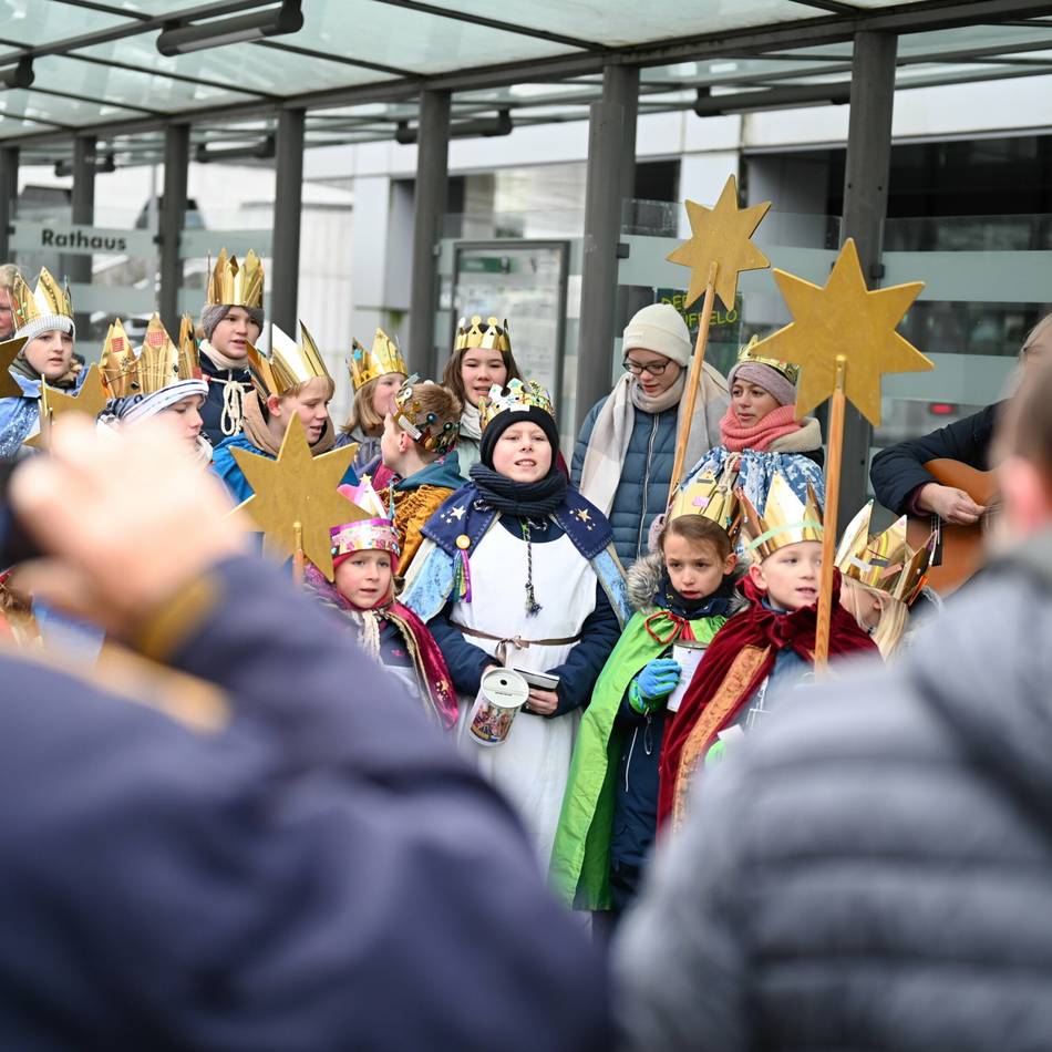 Sternsinger unterwegs in Wermelskirchen: Der Segen kommt mit einer klaren Botschaft