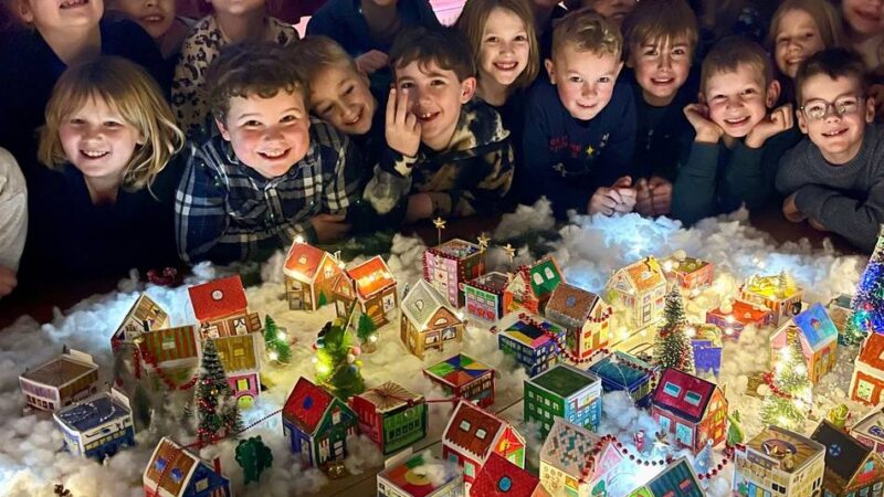 Kunstprojekt an der Grundschule Menzelen: Ein Winterwunderland in Miniaturformat