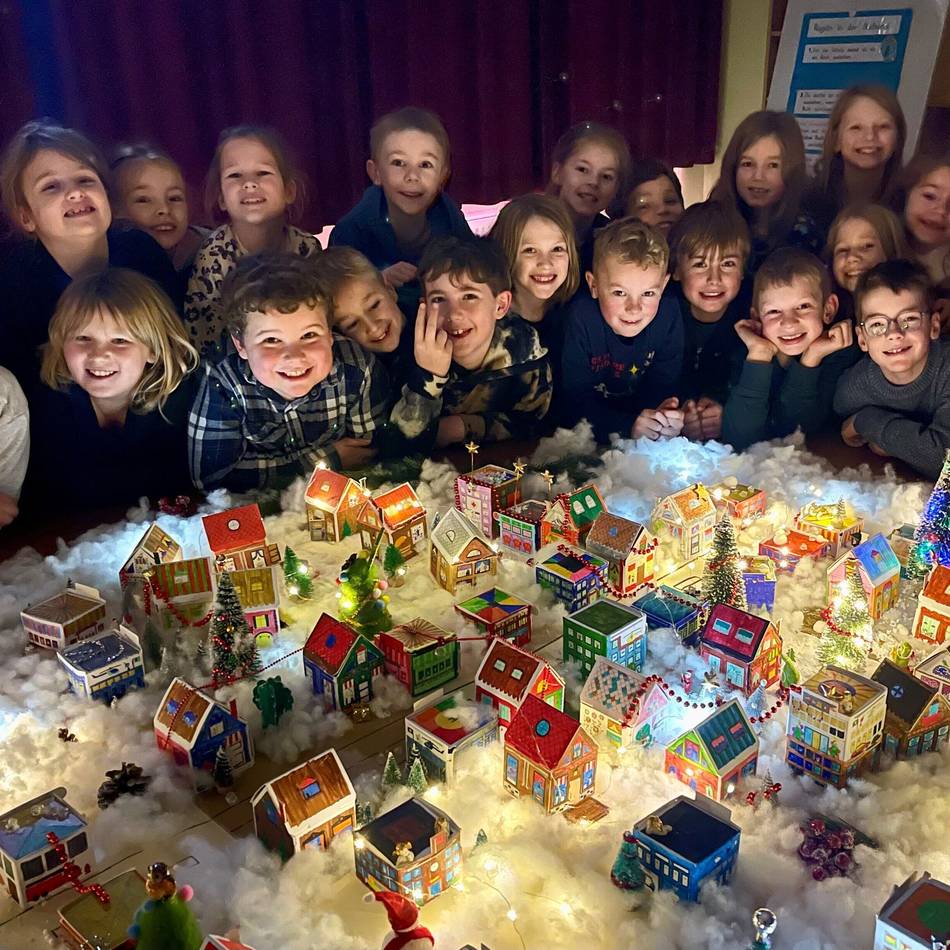 Kunstprojekt an der Grundschule Menzelen: Ein Winterwunderland in Miniaturformat