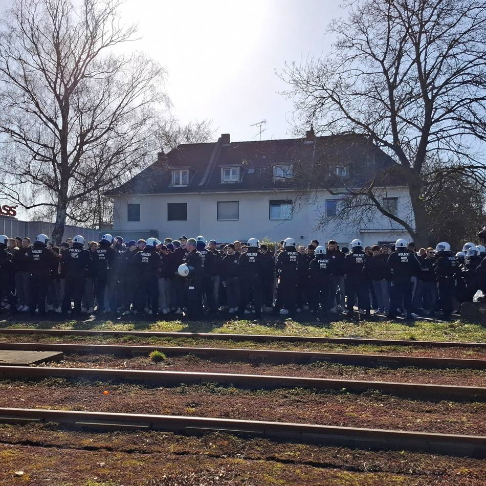 Die meistgelesenen Fortuna-Artikel, Platz drei: Als fast 500 Fans in Köln von der Polizei eingekesselt wurden