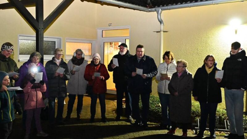 Adventssingen in Radevormwalder Wupperorten: So pflegen die Wupperaner eine schöne Tradition