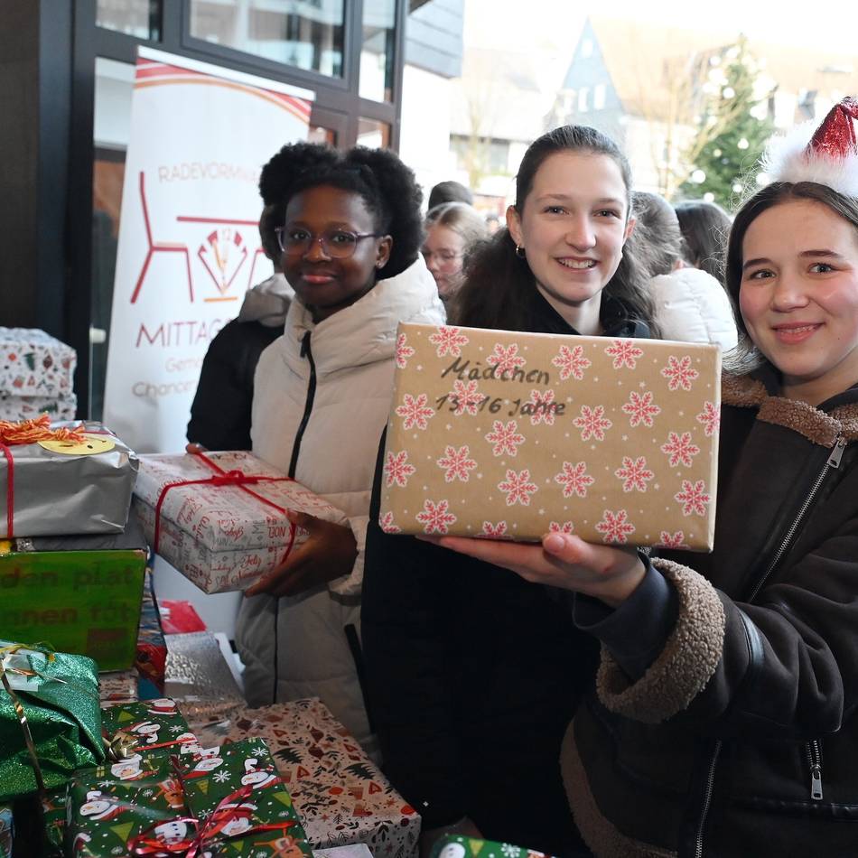 Gymnasium in Radevormwald: THG-Schüler packten viele Geschenke