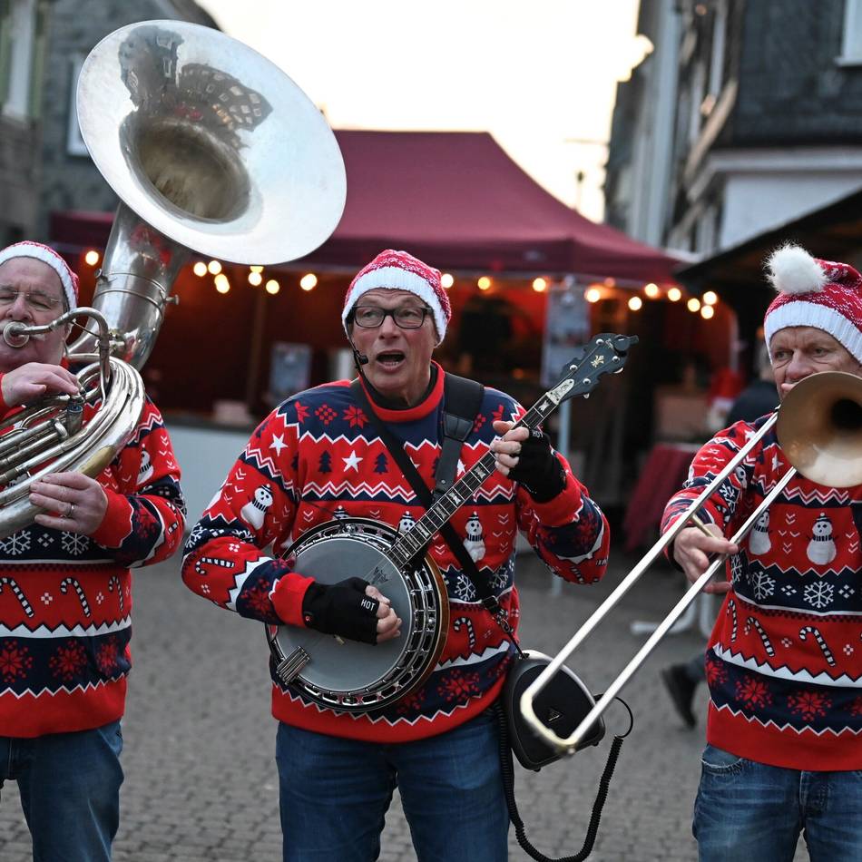 Advent in Radevormwald: Der Weihnachtsmarkt ist eröffnet