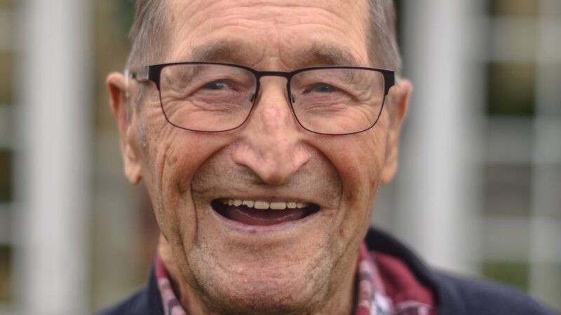 Aus Pommern in Qualburg gelandet: Christfried Falk wird 100 Jahre alt – und fährt noch Auto und steigt auf Bäume