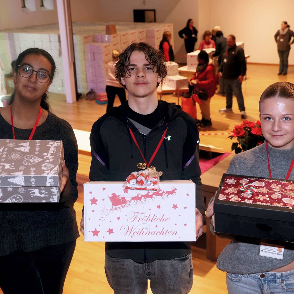 Aktion der Tafel Leverkusen: 1600 Päckchen für ein schönes Weihnachtsfest