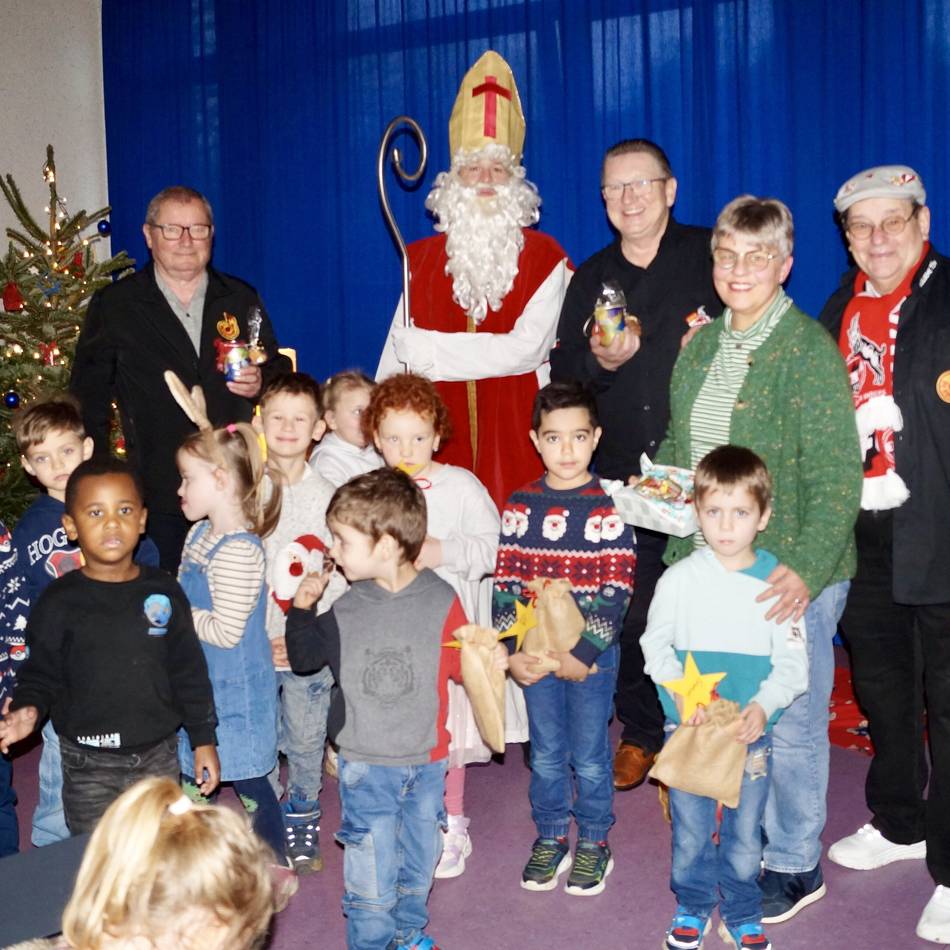 Geschenke für die Kinder: Nikolaustag im Sprachheilkindergarten Pont