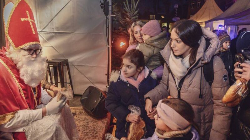 Hüttendorf auf dem Kirchplatz: Wie der Kalkarer Nikolausmarkt die Besucher begeistert hat