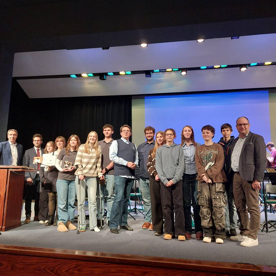 Sparkasse Rhein-Maas in Kleve: Schüler-Unternehmer und Weltraum-Experiment beim Sparkassen-Jubiläum