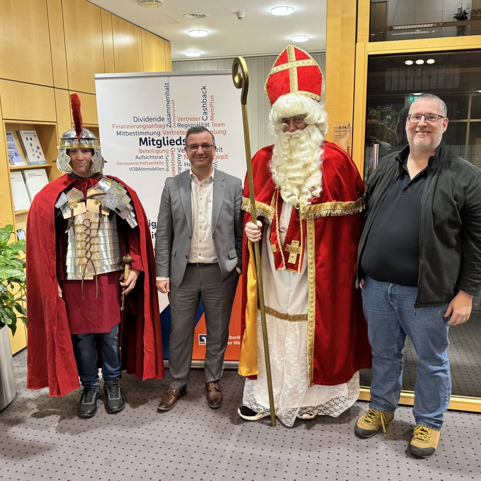 Unterstützung für Tradition: Theaterverein Oeconomia erhält neue Kostüme für St. Martin und Nikolaus