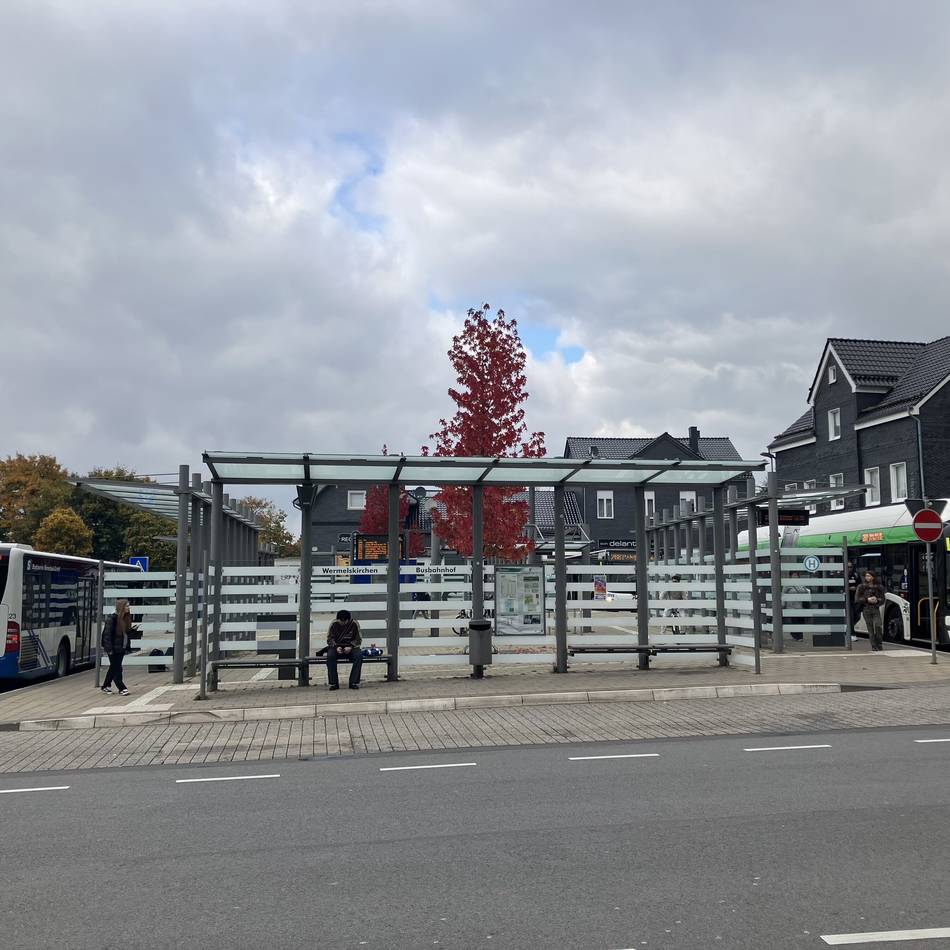 Polizeieinsatz in Wermelskirchen: Gefährliche Körperverletzung am Busbahnhof