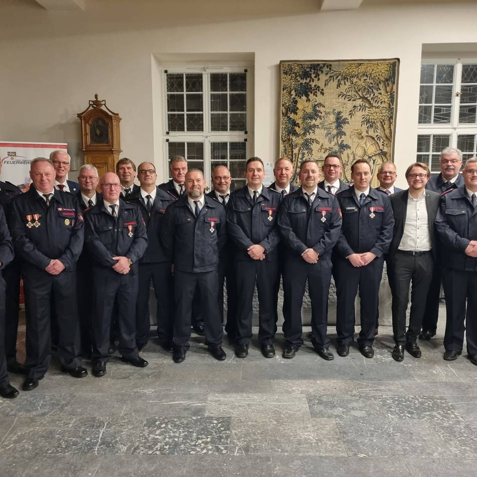 „Sie sind Helden“: Stadt Erkelenz ehrt verdiente Feuerwehrkräfte