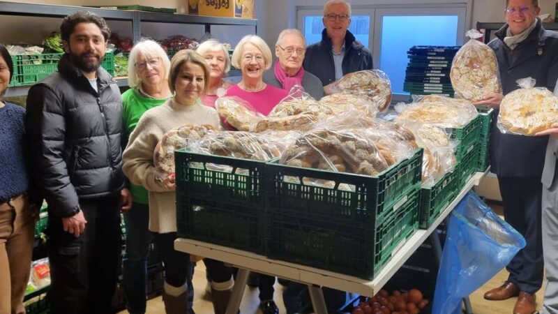 Vor Umzug an neuen Standort: Erkelenzer spenden Hunderte Weihnachtspakete an die Tafel
