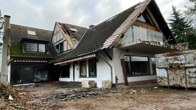 Stadtentwicklung in Meerbusch: Das „Café Schwarz“ hat eine Lücke hinterlassen