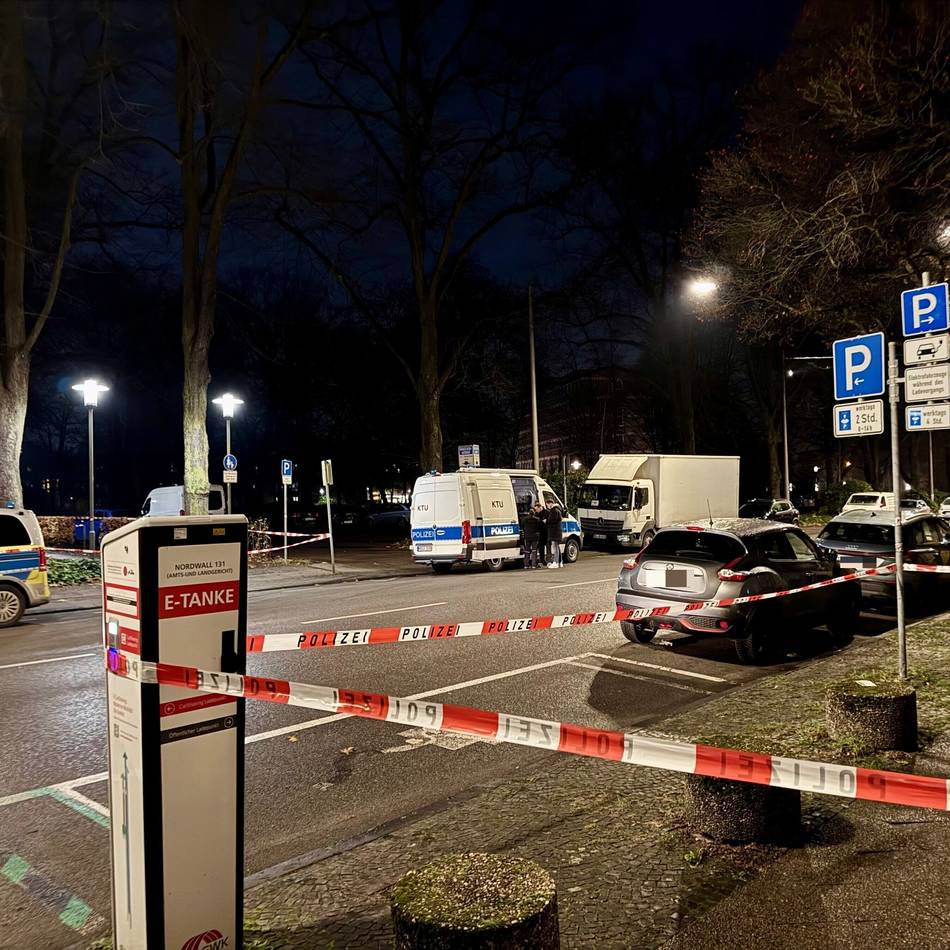 Polizeieinsatz in Krefeld: Blutiger Streit vor dem Landgericht