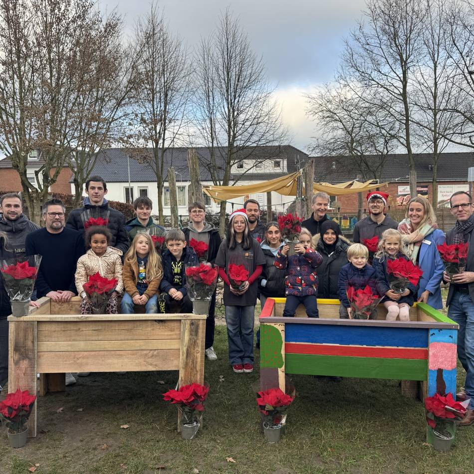 Vorbereitung auf das Frühjahr: Nachhaltiges Hochbeet für den Kindergarten „Spatzennest“