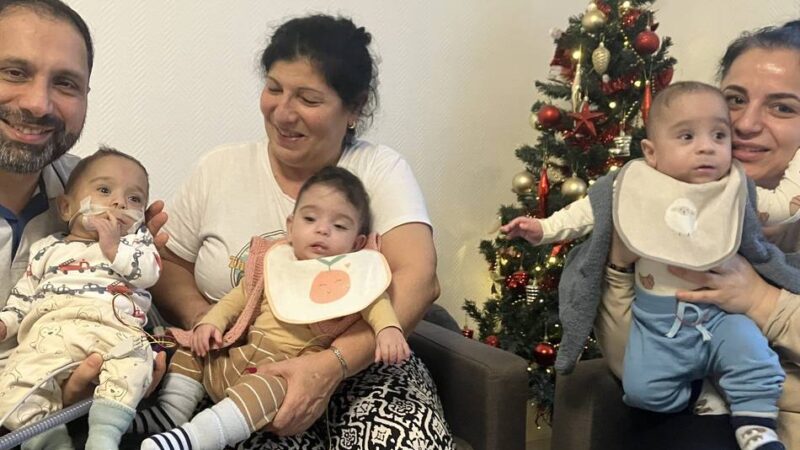 Drillings-Frühchen zu Hause: „Froh und dankbar, weil wir in den Abgrund gesehen haben“