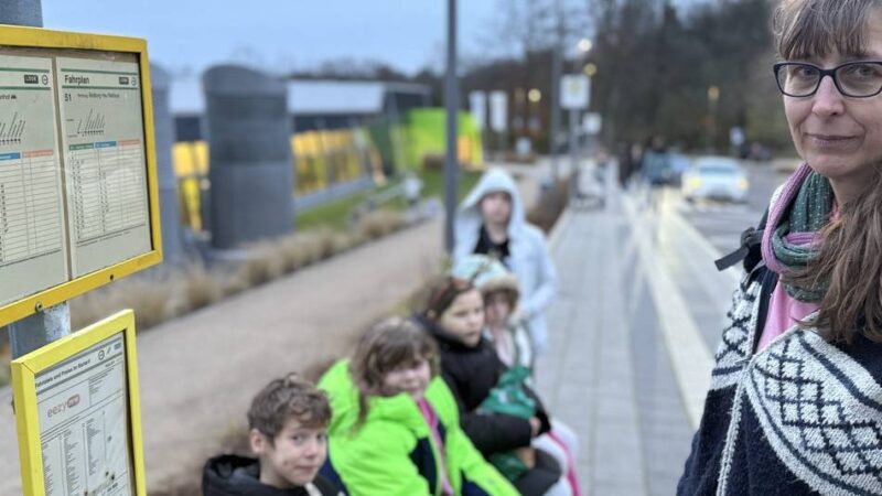 „Mein Geduldsfaden ist gerissen“: Kinder stehen gelassen – Ärger über Busausfälle in Kleve