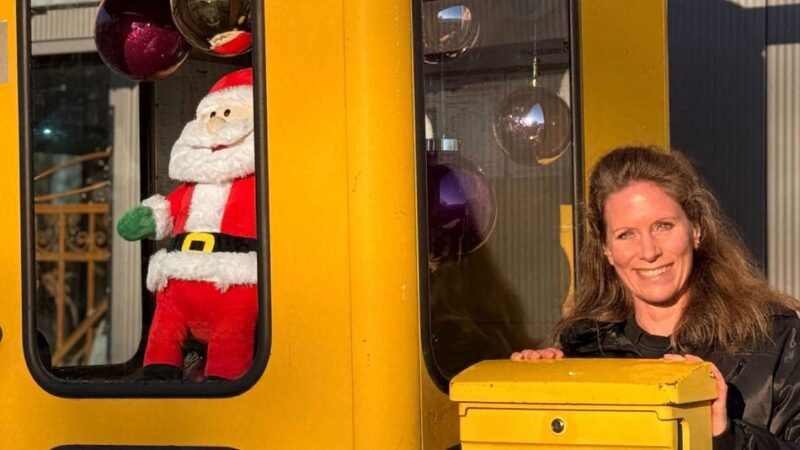 „Schöne Worte können so viel bewegen“: Alte Telefonzelle wartet auf Weihnachtspost