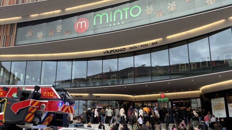 Einsatz in Mönchengladbach: Das Minto wird für eine halbe Stunde vollständig geräumt