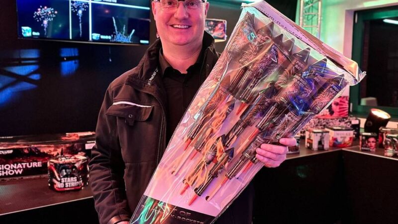 „Pyroteam“ in Grevenbroich: Feuerwerksverkauf um Mitternacht – „Wir wollen die Ersten sein“