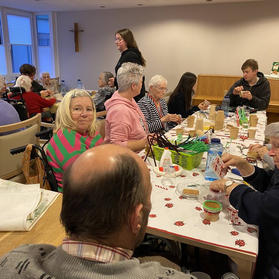 Erkelenzer Burgh-Schüler in besonderer Mission: So arbeiten Jung und Alt an Verantwortung