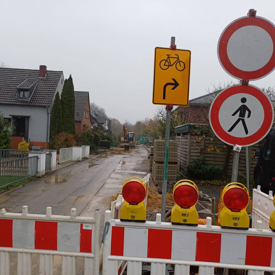Kanalarbeiten in Korschenbroich: Nach Kanalsanierung wird der Borrenweg gepflastert