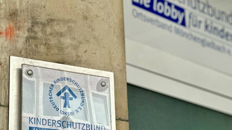 Aktion in Mönchengladbach: Galerie verkauft Kunst für zwei gute Zwecke