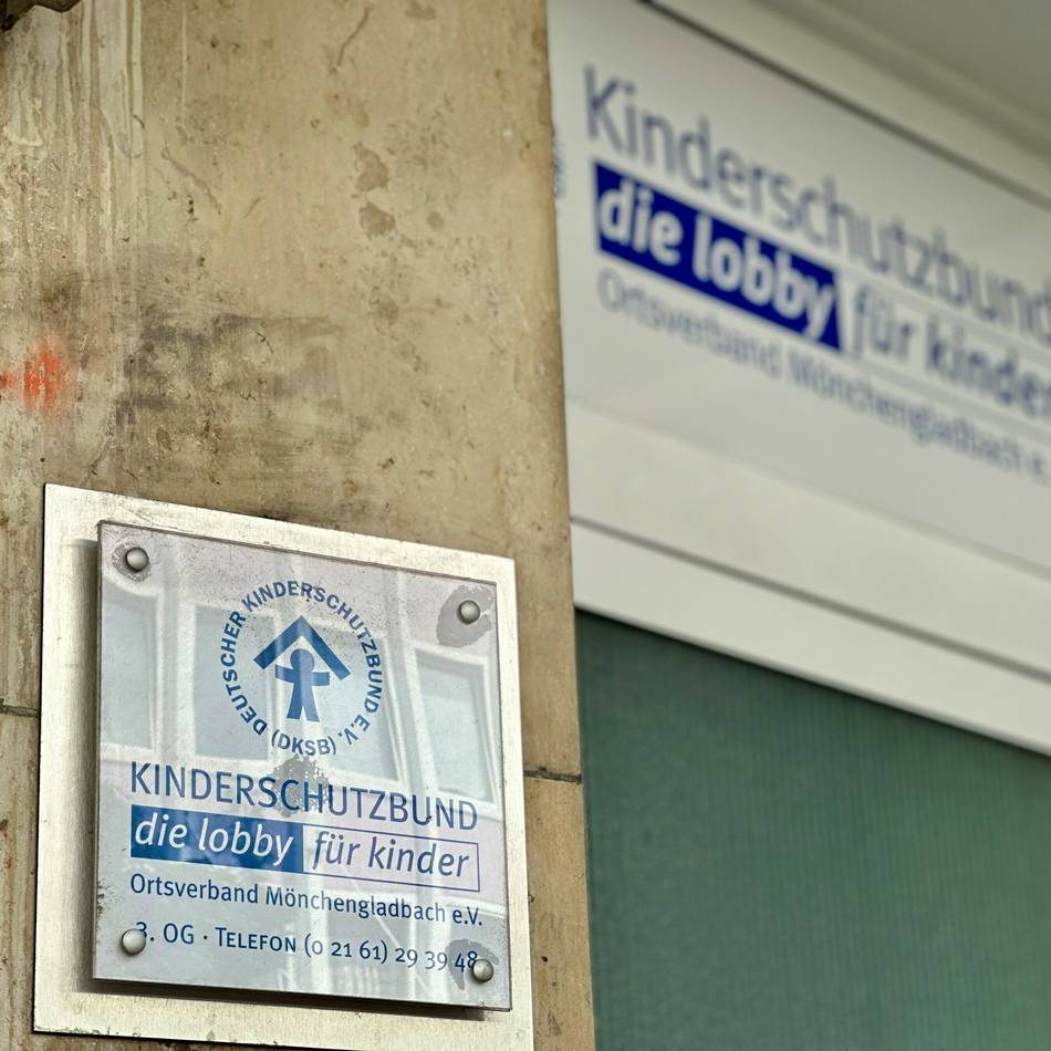 Aktion in Mönchengladbach: Galerie verkauft Kunst für zwei gute Zwecke