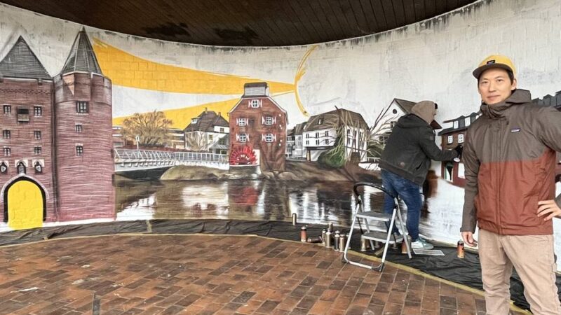 Im Stadtpark: Konzertmuschel wird mit gesprayten Goch-Motiven verschönert