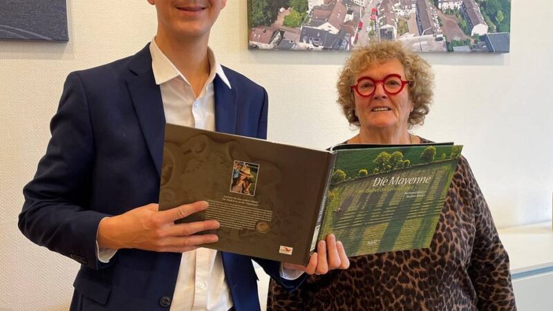 Drei junge Franzosen suchen Gastfamilien und Praktikumsplätze in Mettmann: Warum Laval Glühwein aus Mettmann liebt