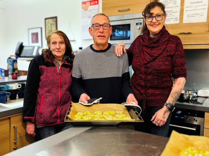 Weihnachtsmarkt Kleve: Caritas Kleve verkauft Plätzchen fürs Kontaktcafé