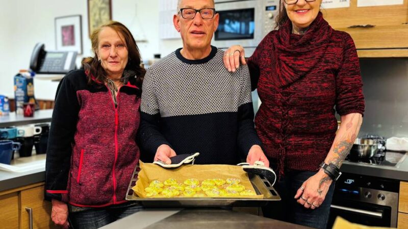 Weihnachtsmarkt Kleve: Caritas Kleve verkauft Plätzchen fürs Kontaktcafé