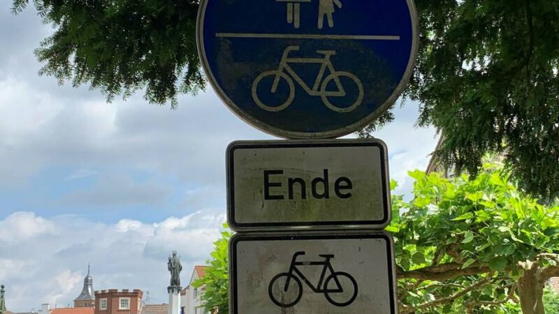 Auf Heimweg von der Antonius-Grundschule: Unbekannte wollen Schulkinder in Kevelaer weglocken – Polizei ist eingeschaltet