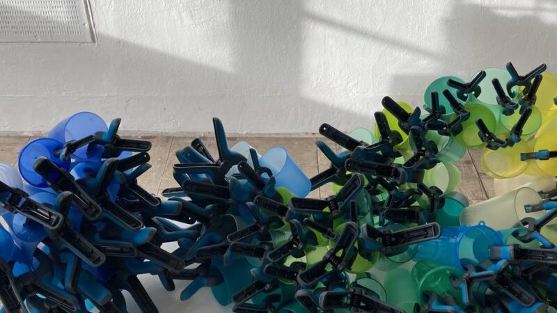 Im ArToll der LVR-Klinik: Wenn Plastikbecher zu Korallen werden