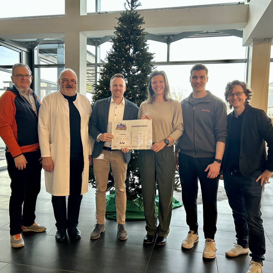 Studie am Johanna-Etienne-Krankenhaus: Frauen radeln für Endometriose-Forschung über die Alpen