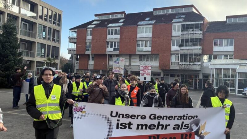 Proteste in Viersen: Schüler demonstrieren gegen Wehrdienst