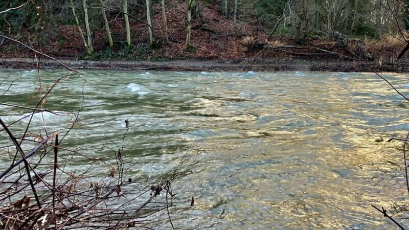 Polizeieinsatz in Leverkusen: Wasserleiche aus der Wupper geborgen