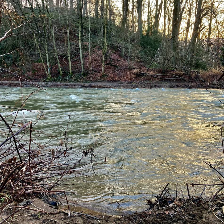 Polizeieinsatz in Leverkusen: Wasserleiche aus der Wupper geborgen