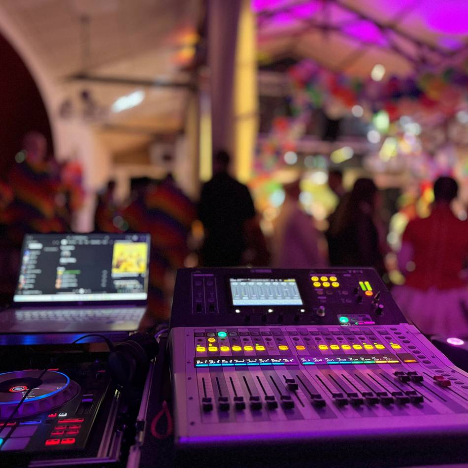 Zwei Dance-Floors, drei DJs: „Das Beste aus zwei Welten“ – Besondere Ü30-Party im Schützenhaus in Xanten