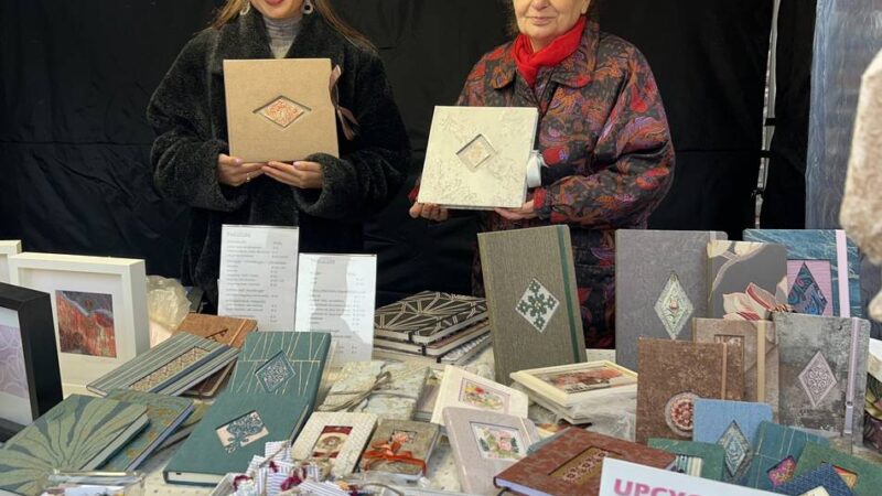 Stimmungsvoll trotz Regen: Nikolausmarkt lockt viele Besucher nach Zons