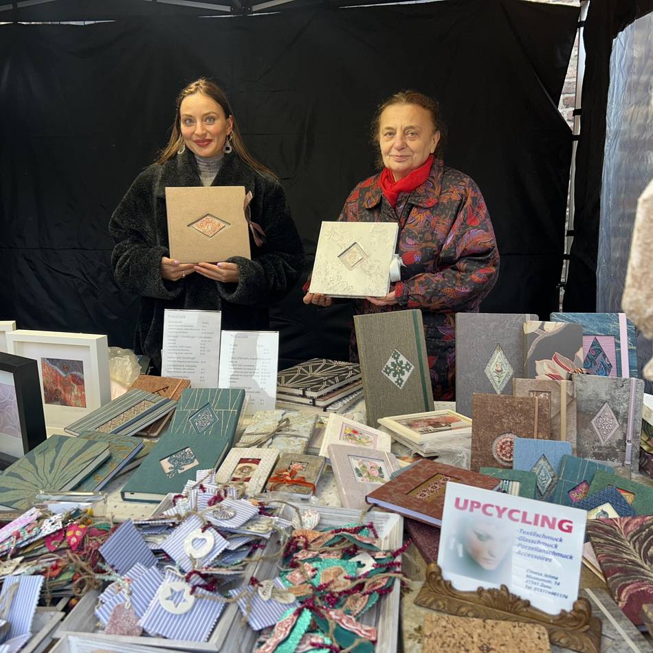 Stimmungsvoll trotz Regen: Nikolausmarkt lockt viele Besucher nach Zons