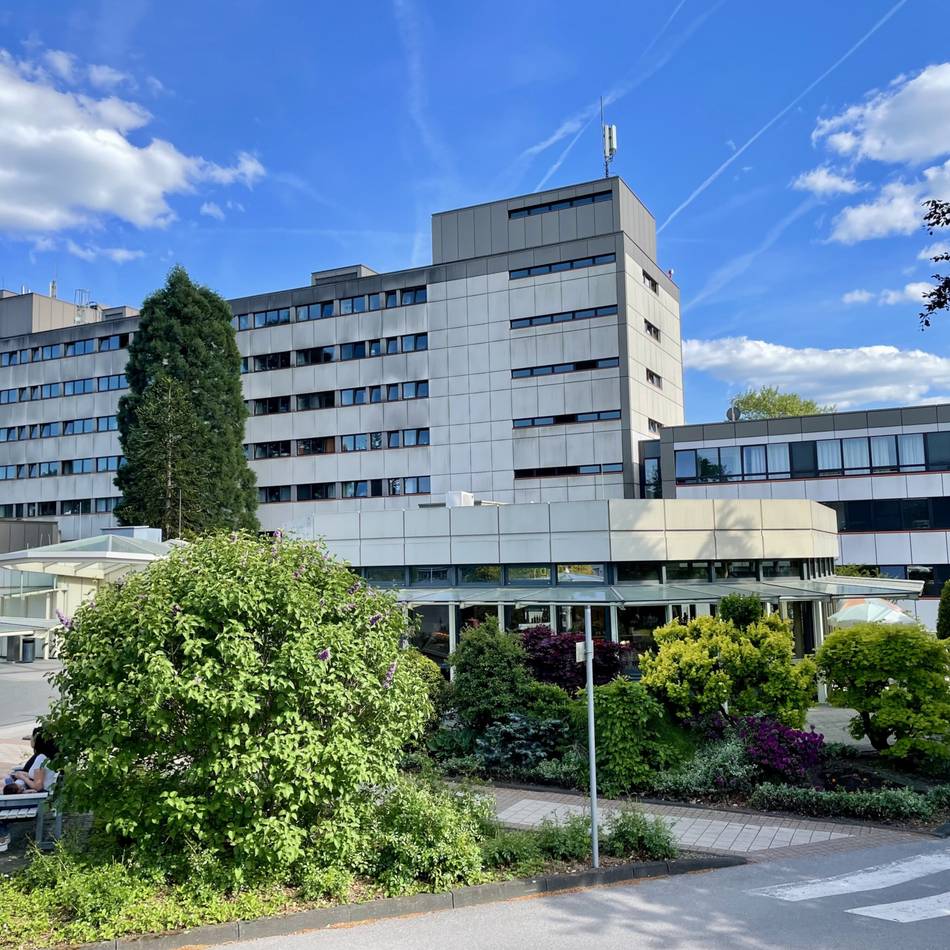 Krankenhaus Wermelskirchen: Juristischer Etappensieg – Knieprothesen bleiben möglich