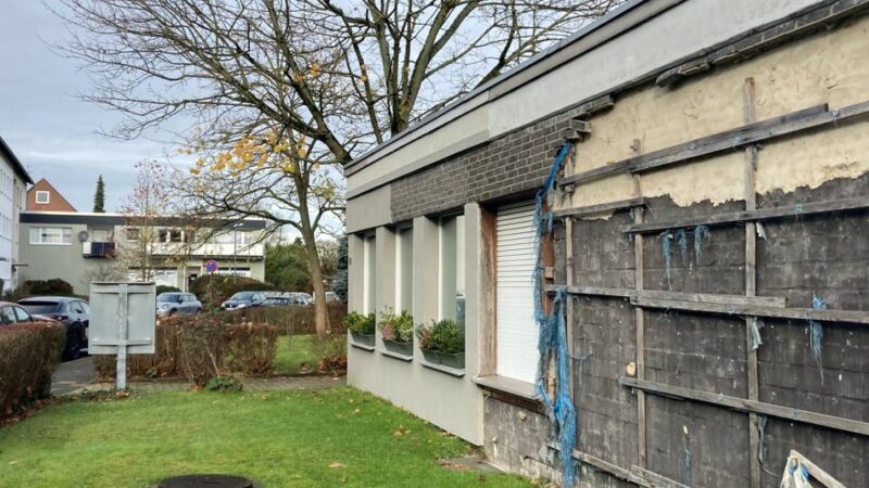 Zwangsversteigerung in Neuss: Warum ein Ex-Mode-Millionär in einer Schrottimmobilie lebt