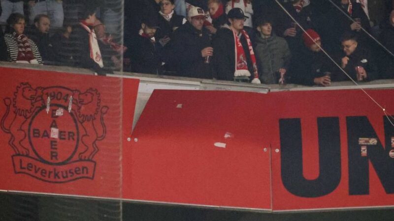 Bei Derby in Leverkusen: Kölner Fans richten massive Schäden in BayArena an