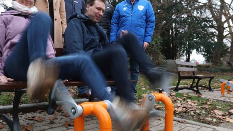Neue Fitnessgeräte in Leverkusen: Mit Pedaltretern ganz entspannt etwas für die Gesundheit tun