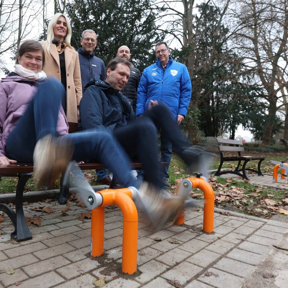 Neue Fitnessgeräte in Leverkusen: Mit Pedaltretern ganz entspannt etwas für die Gesundheit tun