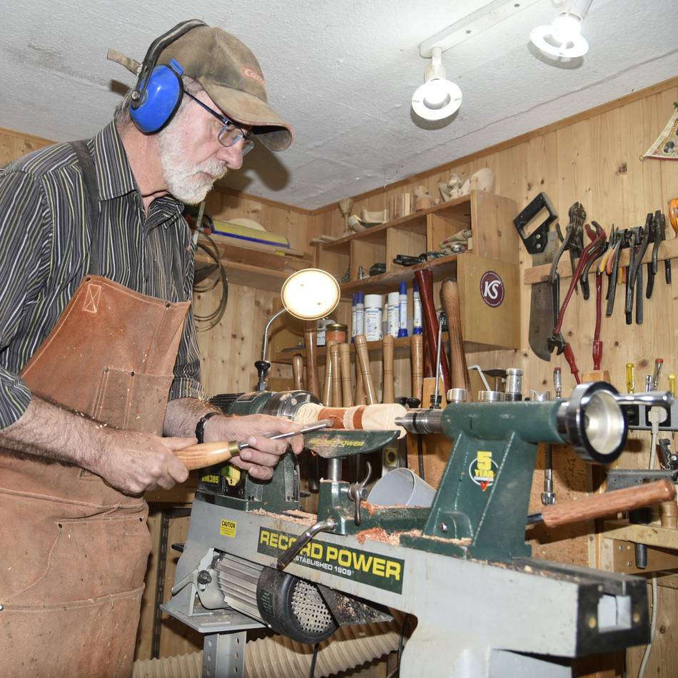 Norbert Reykers unterstützt den Orgelbauverein: Handwerkskunst aus Orgelholz beim Krippenmarkt in Kevelaer